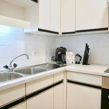 아파트 Center-apartment Between Uni & Hospital *