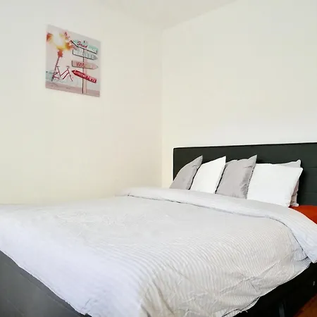 아파트 Center-apartment Between Uni & Hospital
